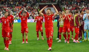 Suiza derrotó a Argelia en los Dieciseisavos de Final del Mundial con un marcador de dos goles a cero, su primera victoria en una ronda de eliminación directa.