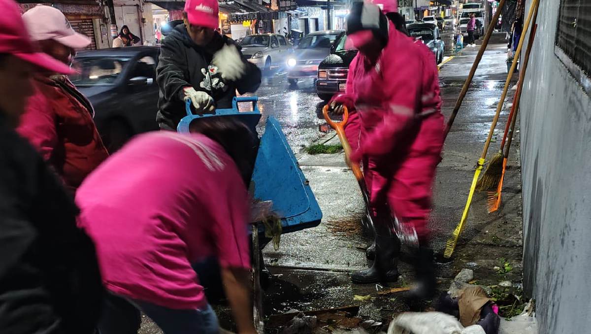 Trabajas de limpieza que se realizaron la noche del martes. | Especial