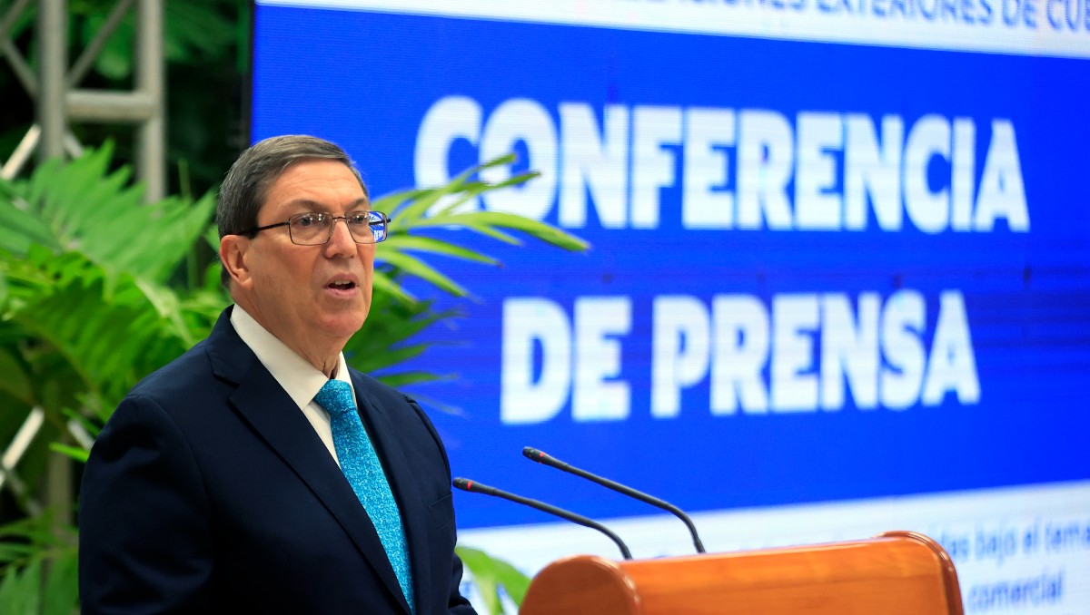 El canciller cubano, Bruno Rodríguez, acusó a Washington de ejercer chantajes y amenazas sobre terceros países. | Foto: EFE