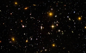 Imagen más profunda del universo con luz visible, capturada por el telescopio espacial Hubble. (Wikimedia Commons)