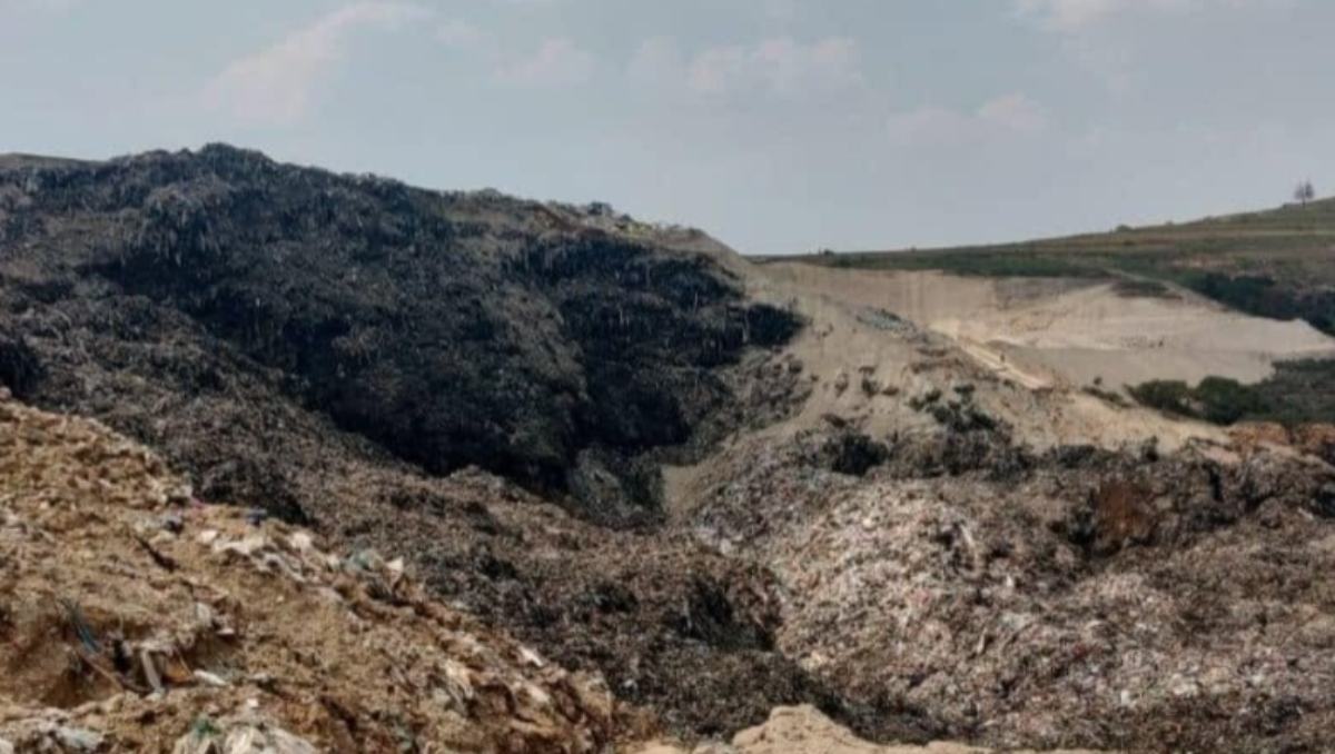 El tiradero de Naucalpan continúa activo pese a la explosión de 2023; llegan residuos de CdMx y municipios cercanos. | Foto: Especial