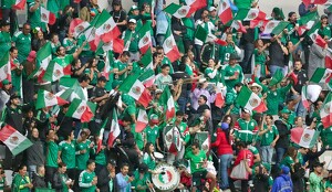 La reventa de boletos para el partido México contra Inglaterra en Octavos de Final escaló hasta los 40 mil pesos afuera del Estadio Ciudad de México.