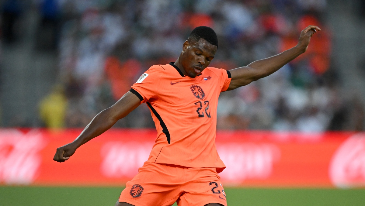 Real Madrid anuncia el fichaje del lateral Denzel Dumfries (AFP)