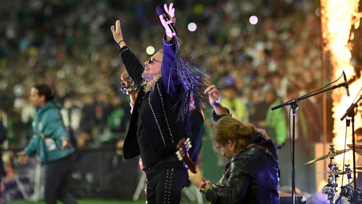 El rey; historia de la canción que Maná revivió en México- Inglaterra