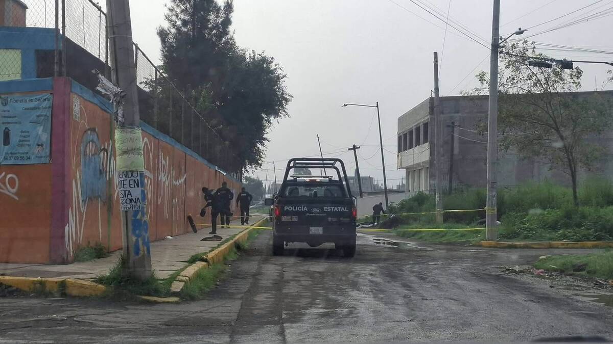 Autoridades estatales se trasladaron al sitio para levantar los cuerpos.