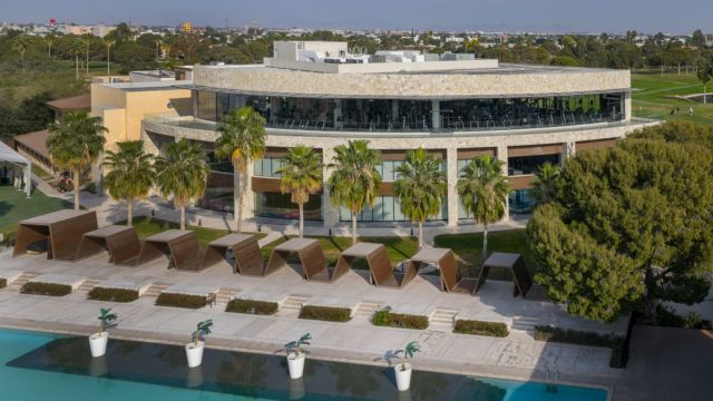La firma ARQMOV fue galardonada en los DNA Paris Design Awards 2026 por el plan maestro de renovación del Campestre Torreón.| Especial.