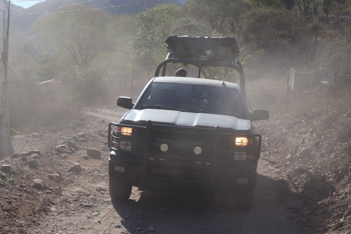 Fuerzas especiales de la Semar durante el operativo en El Rosario, Sinaloa. | Foto: Manuel Aceves