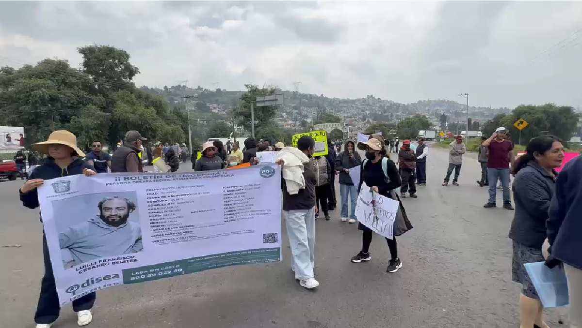 Manifestantes afirman que no se moverán de la Toluca-Naucalpan hasta que sean atendidos. | Foto: Mario C. Rodríguez