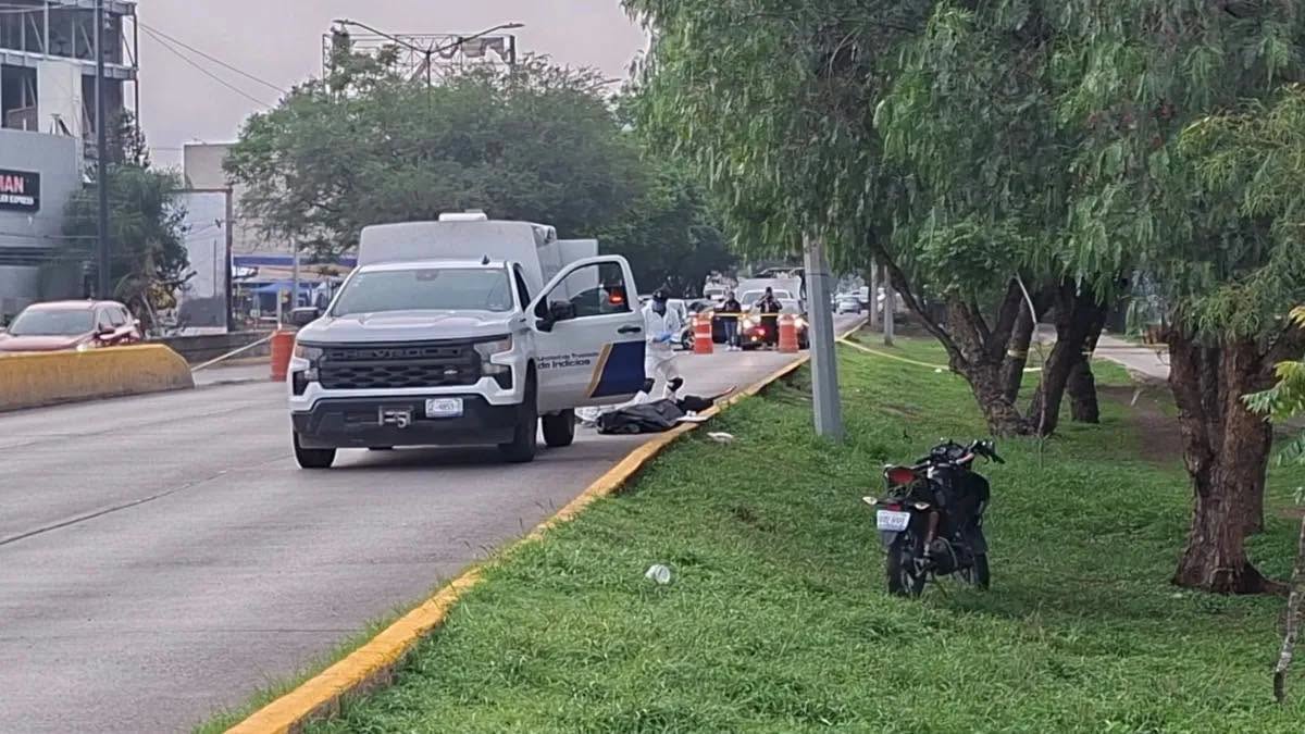 Motocilista chocó contra un poste en bulevar Juan Alonso de Torres. | Redes Sociales