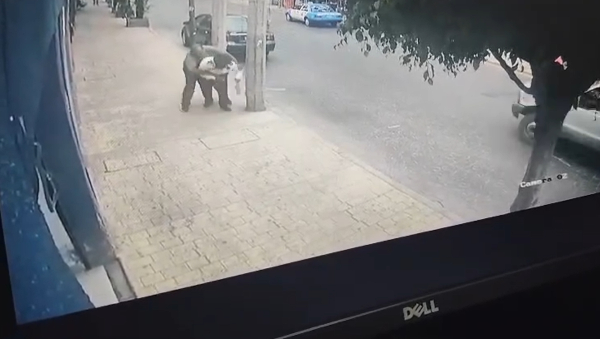 Agente de Tránsito es agredida por un hombre en Tehuacán, Puebla | Cortesía Tehuacan Regional