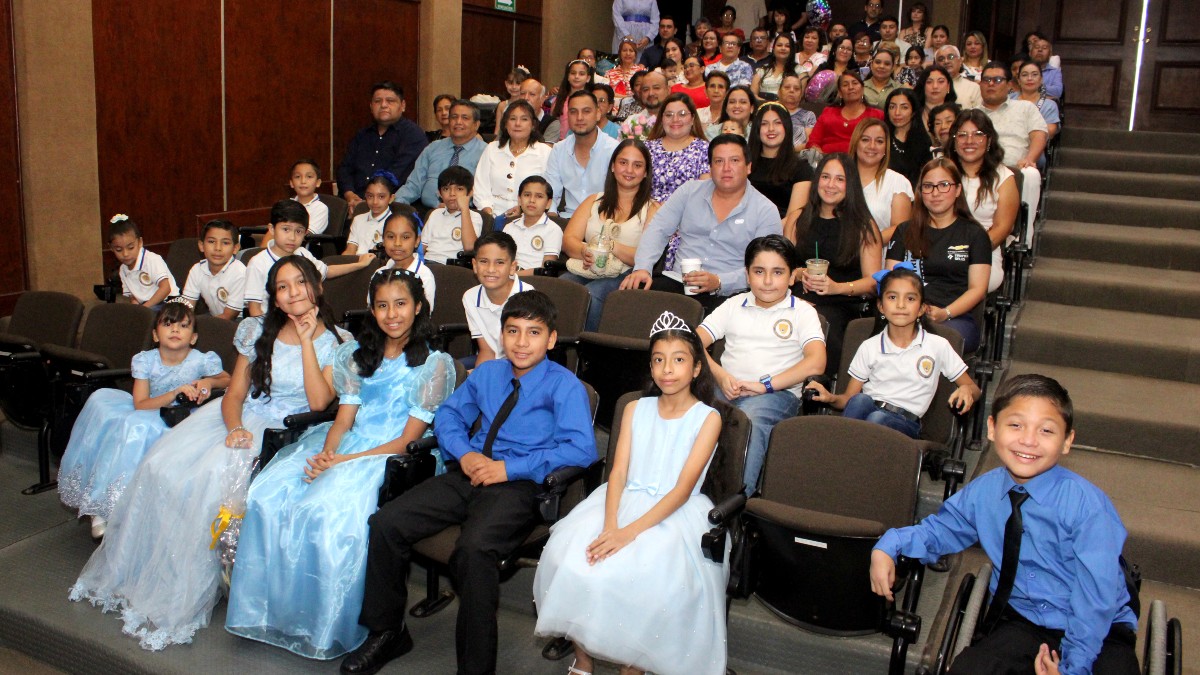 Alumnos del Instituto Lenneberg recibieron reconocimientos durante la ceremonia de graduación de la generación 2020-2026 | Cortesía
