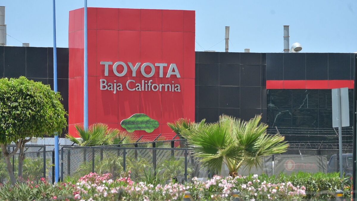 Miles de trabajadores se desplazan diariamente a la planta de Toyota en Tijuana, la cual será transferida de forma a Texas | Especial
