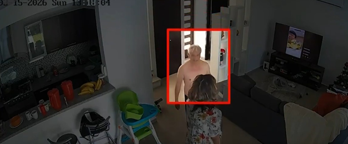 Vídeo en el que se observa a Víctor Padilla sujetándola del cuello de forma violenta. | Foto: Screenshot