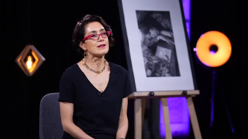 "A la antigüita" Entrevista con Avelina Lésper