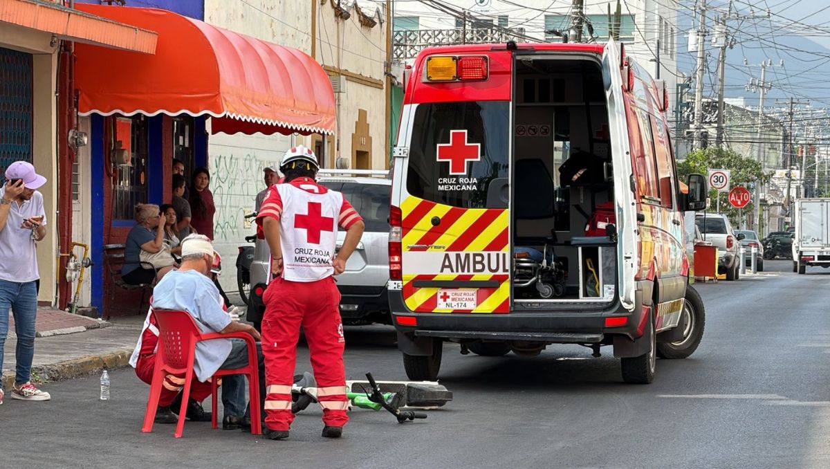 El accidente ocurrió en el cruce de las calles Juan Zuazua e Hidalgo | Erik Solheim Rocha