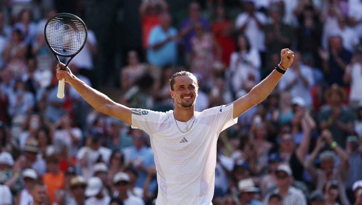 El No. 2 Alexander Zverev derrota al No. 6 Taylor Fritz en sets corridos para asegurar un lugar en las semifinales. (Agencia Reuters)