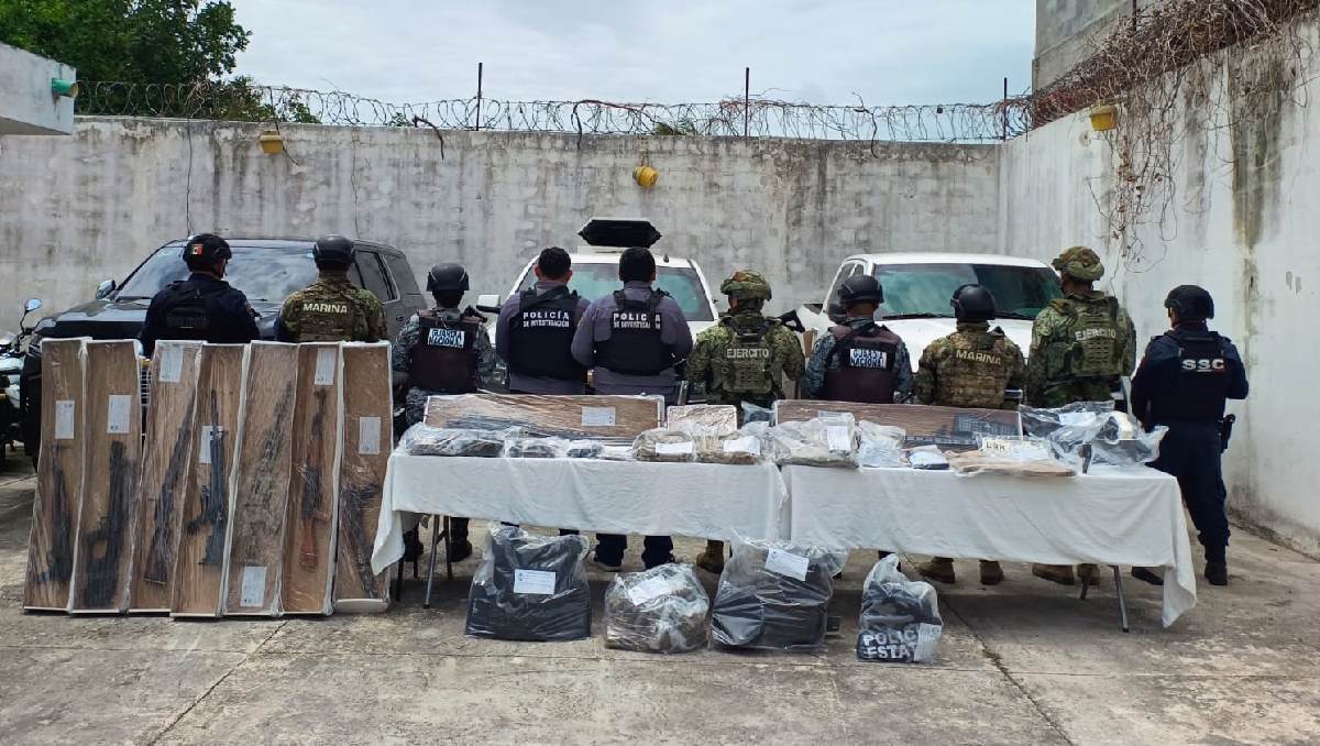 Autoridades decomisaron armas de fuego durante el operativo. | Especial