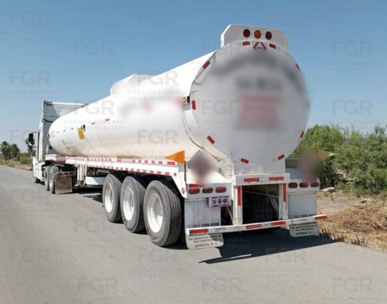 En Coahuila, condenan a hombre por transportar gasolina ilegal. | Foto: cortesía FGR.