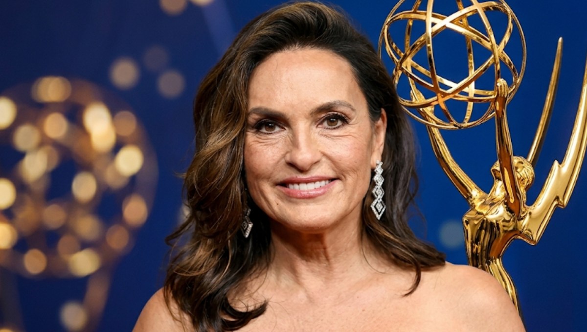 ¿Quién será la conductora de los Premios Emmy 2026? Ella es la primera mujer en 15 años en presentarlo (Foto: IA M2)
