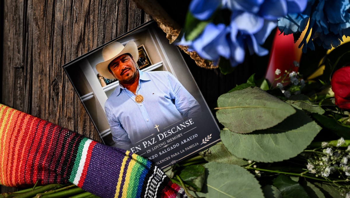 Decenas de personas se reunieron en Houston para protestar contra el asesinato de Salgado | Foto: AFP