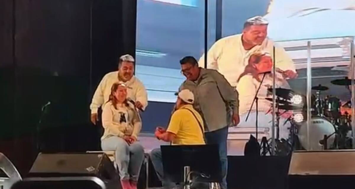 Hace diez meses su propuesta de matrimonio conmovió a Saltillo; hoy él es buscado por el presunto feminicidio de su prometida. Foto: redes sociales.