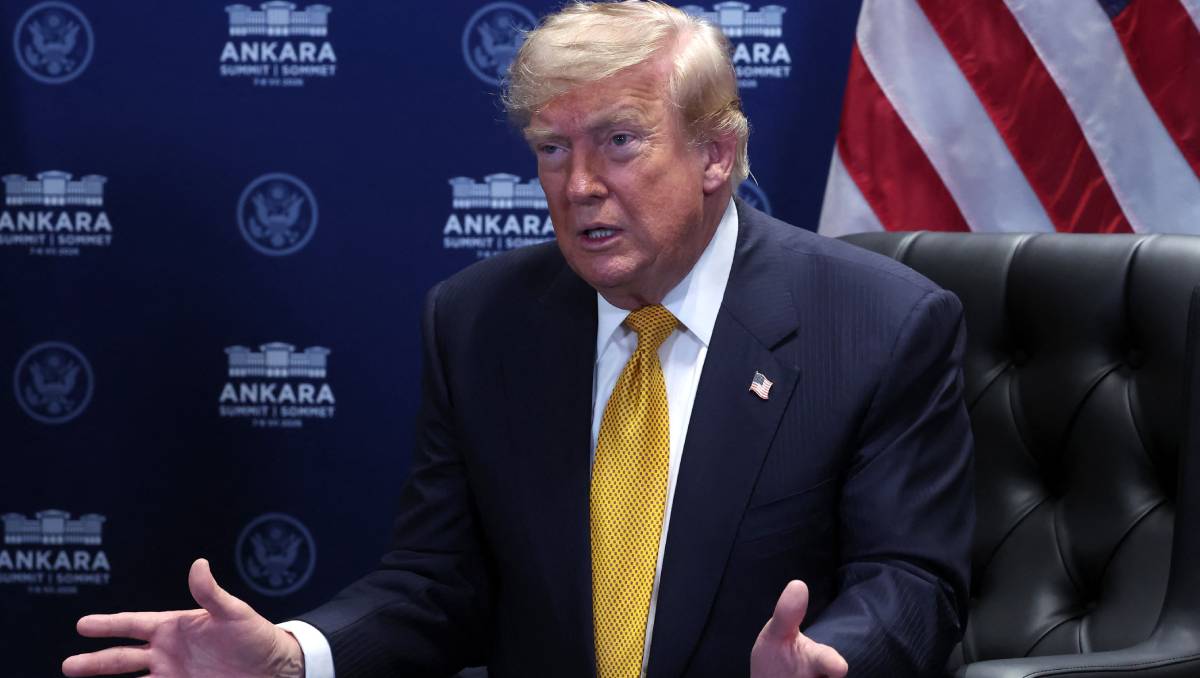 Donald Trump se reúne con el secretario general de la OTAN al margen de la cumbre en Ankara. | Foto: AFP