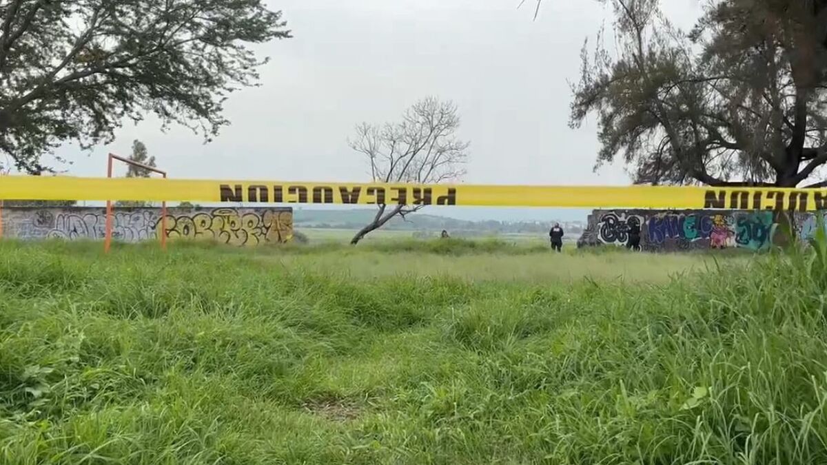 Hallan a hombre sin vida y con impactos de bala en Santa Fe, Tlajomulco (Juan Carlos Munguía)