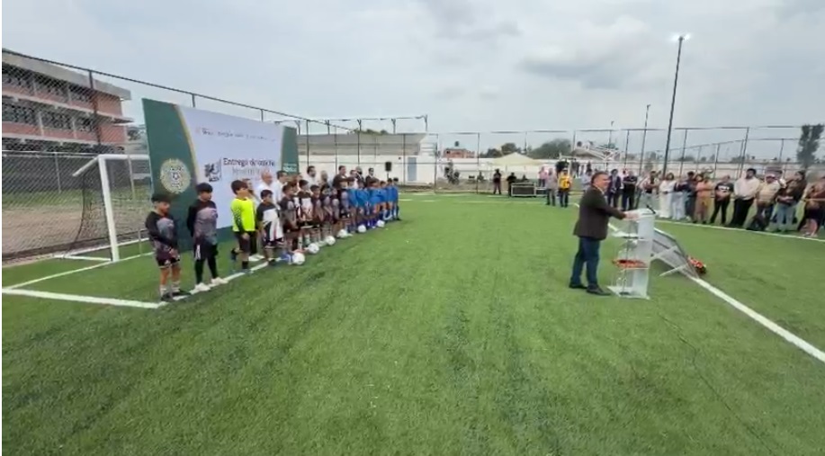 Inauguración de tres canchas de futbol 7 en El Salto. (Cortesía)