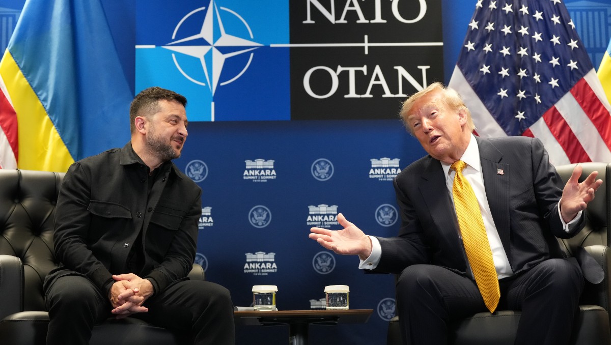 El presidente estadunidense Donald Trump se reúne con el presidente ucraniano Volodymyr Zelenskyy. | AP