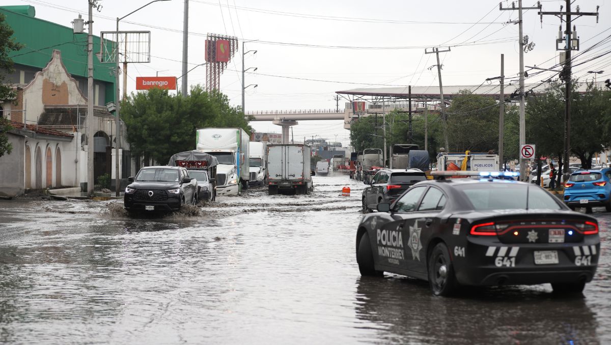 Protección Civil Nuevo León alerta por lluvia en Monterrey. | Luis Guerra