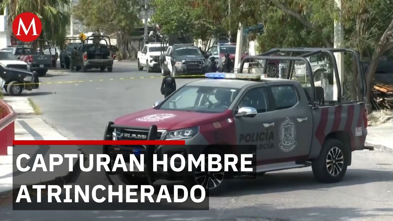 Sujeto atrincherado dispara contra policías en García, Nuevo León. Vecinos ayudan en su captura