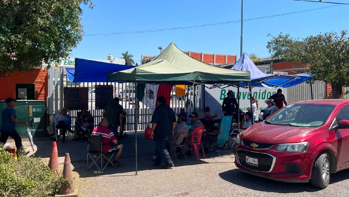 Abelardo 'Abelito' Arias fue citado por la FGR tras participar en la toma de las oficinas de la CFE. | Especial