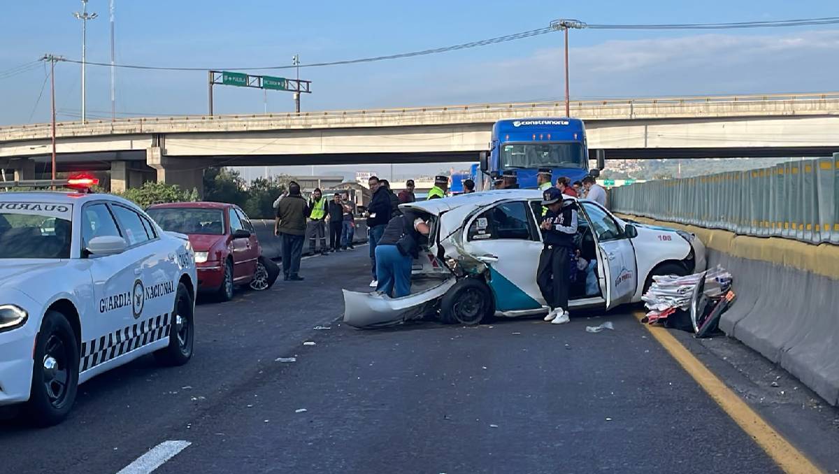 El accidente se registró en inmediaciones de la caseta Ojo de Agua. | Foto: PC y Bomberos Ecatepec