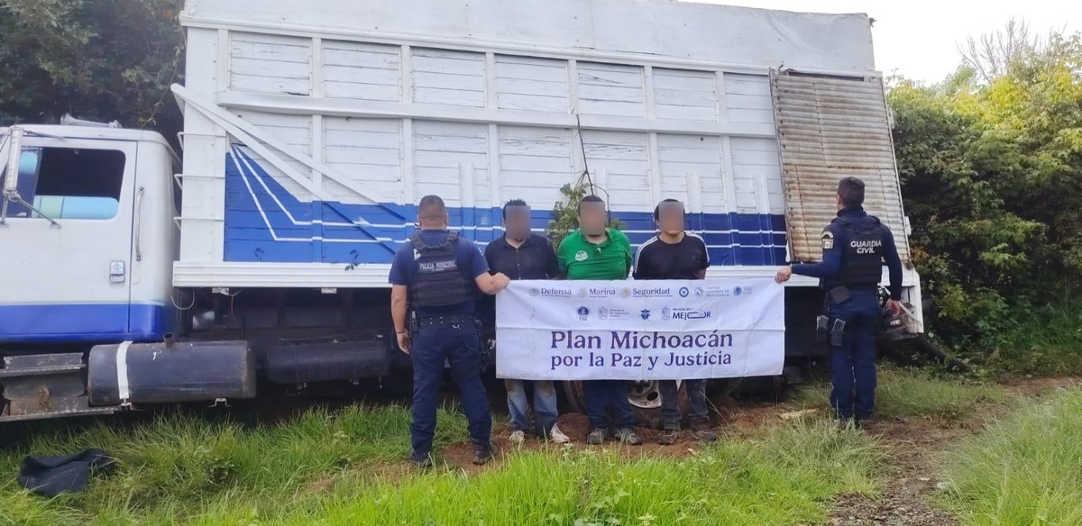Capturan a presuntos asaltantes de camiones con aguacate en Michoacán. | Foto: Especial