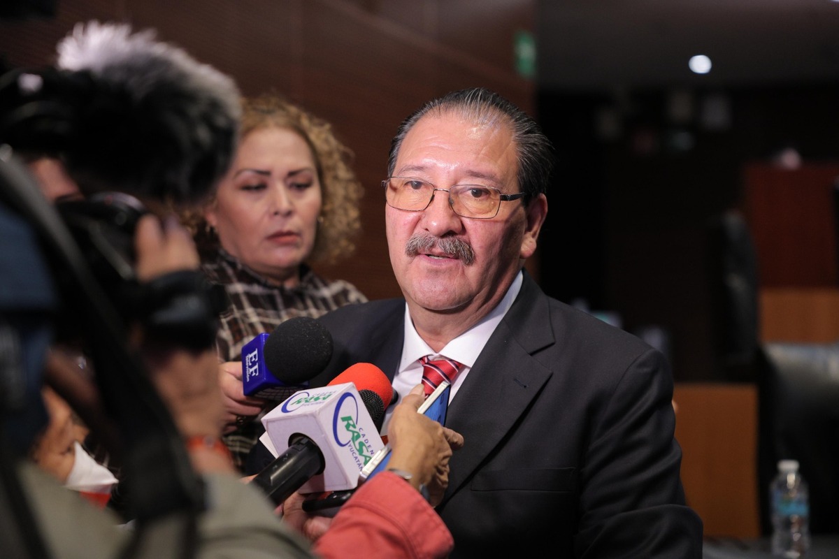 El coordinador parlamentario del PT, Reginaldo Sandoval Flores, respaldó a Chávez en Chihuahua. | Foto: Especial