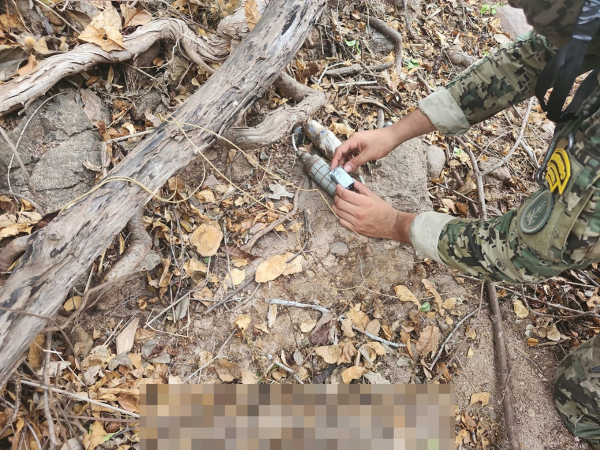 Explosivos son asegurados por miembros de la Marina Nacional |Foto: Manuel Aceves