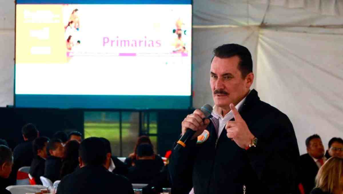 José Alfredo Geraldo Benoit reconoció la labor de 5 mil docentes durante el aniversario del nivel de Primarias. | Foto: Bernardo Jasso