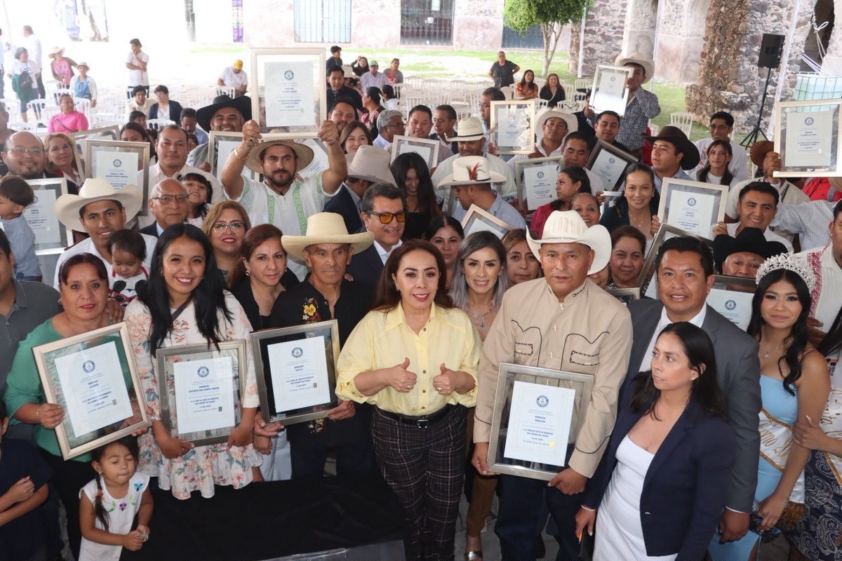 Línea estuvo integrada por 12 mil 500 tacos de barbacoa. (Cortesía)