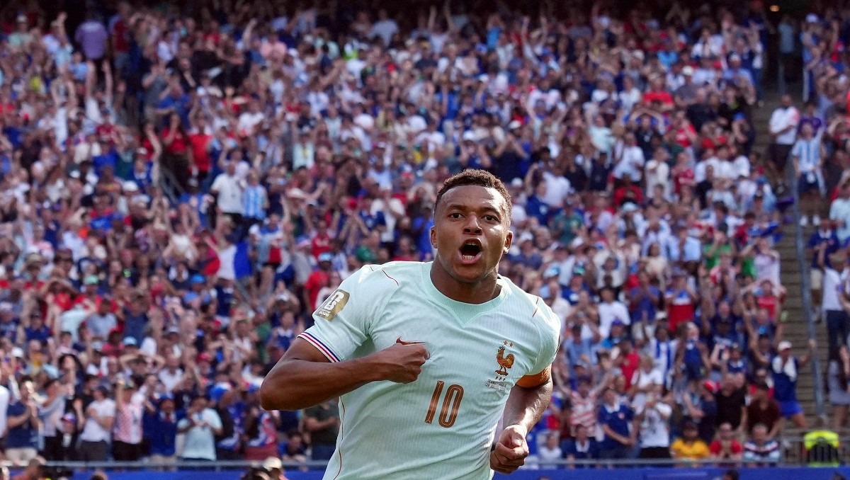 Mbappé celebra su gol ante Marruecos, con el que se convirtió en el máximo goleador de la historia en las rondas de eliminación directa. (Reuters)