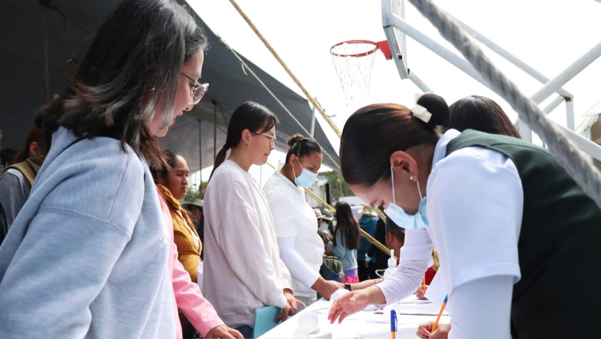 Acajete acerca servicios médicos con Jornada por Amor a Puebla | Especial
