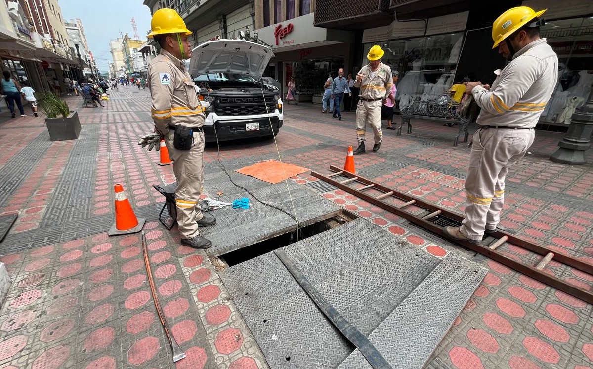 Riesgo por registros subterráneos en zona centro de Tampico. | Yazmín Sánchez