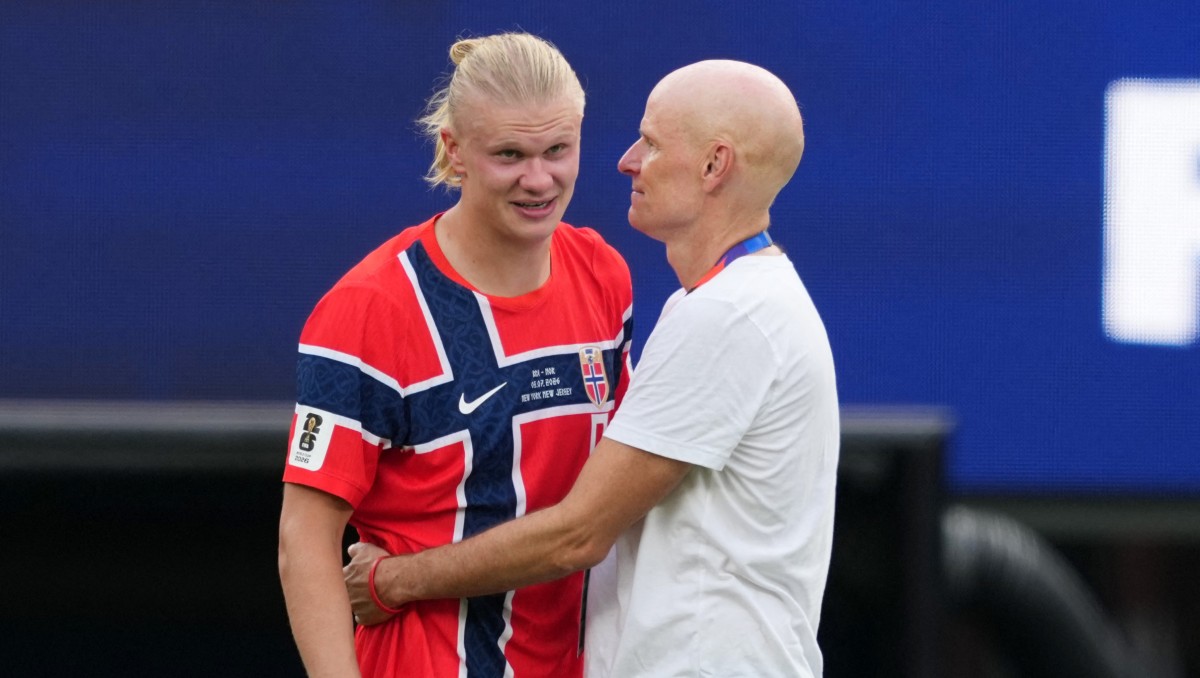 Ståle Solbakken le resta la presión a Haaland para el partido contra Inglaterra (Reuters)