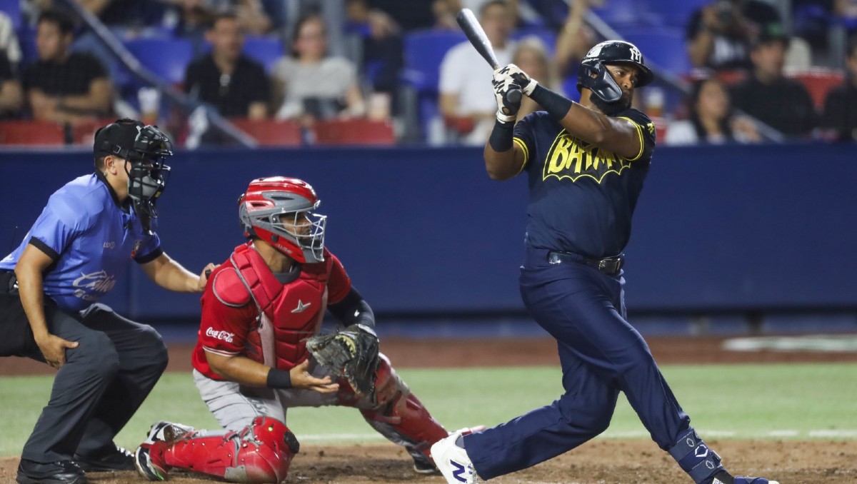 Sultanes de Monterrey cayeron en el primer juego de la serie ante Toros de Tijuana (Roberto Alanís)
