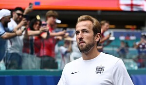 Harry Kane confirmó que hace 18 meses jugó golf con Donald Trump y elogió su estilo de juego; admitió que fue una experiencia surrealista.