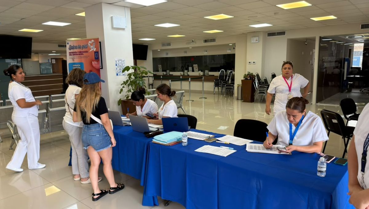 El municipio de San Nicolás de los Garza arrancó la campaña "Salva tu Piel" en el palacio municipal. Ángel Mercado