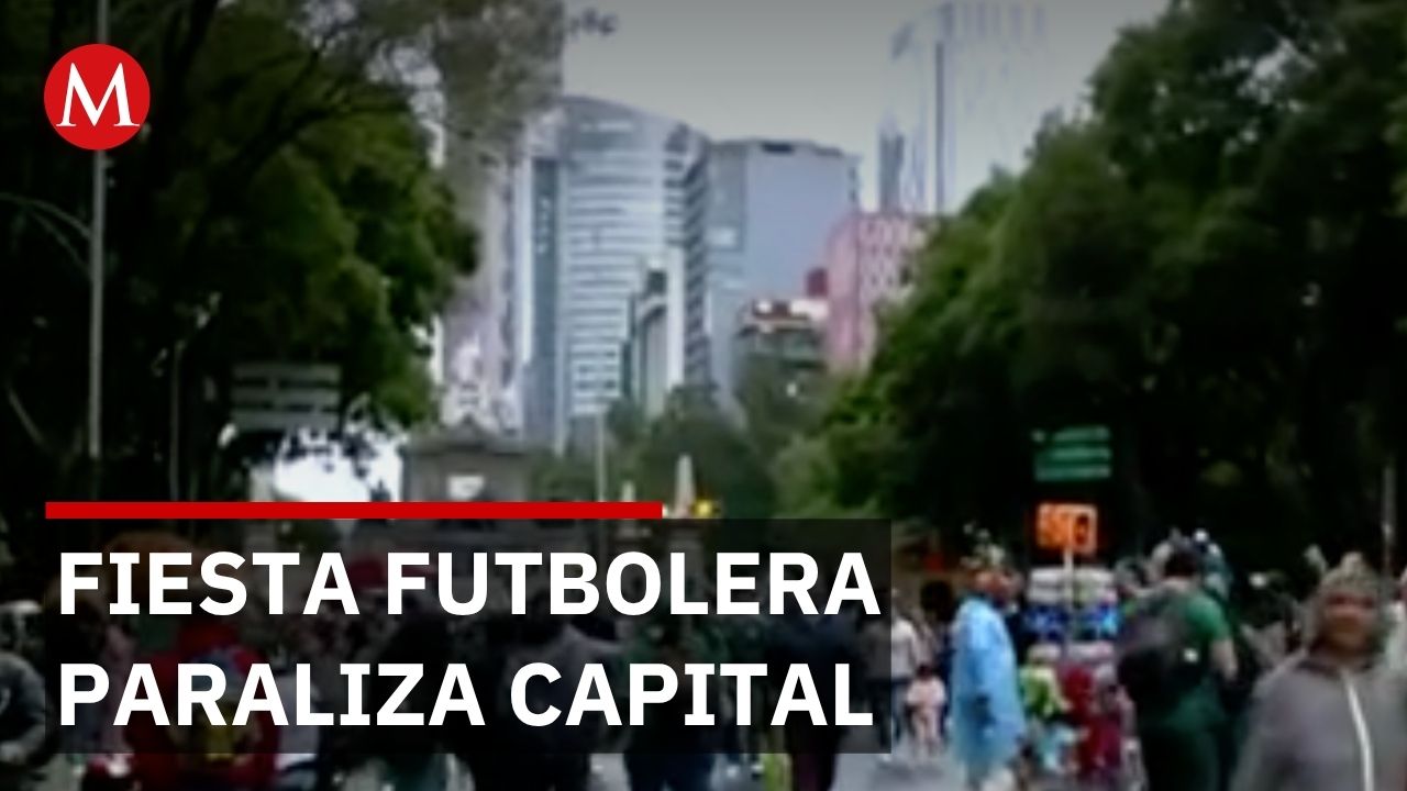 Aficionados festejan a la selección en el Ángel de la Independencia mientras se genera caos