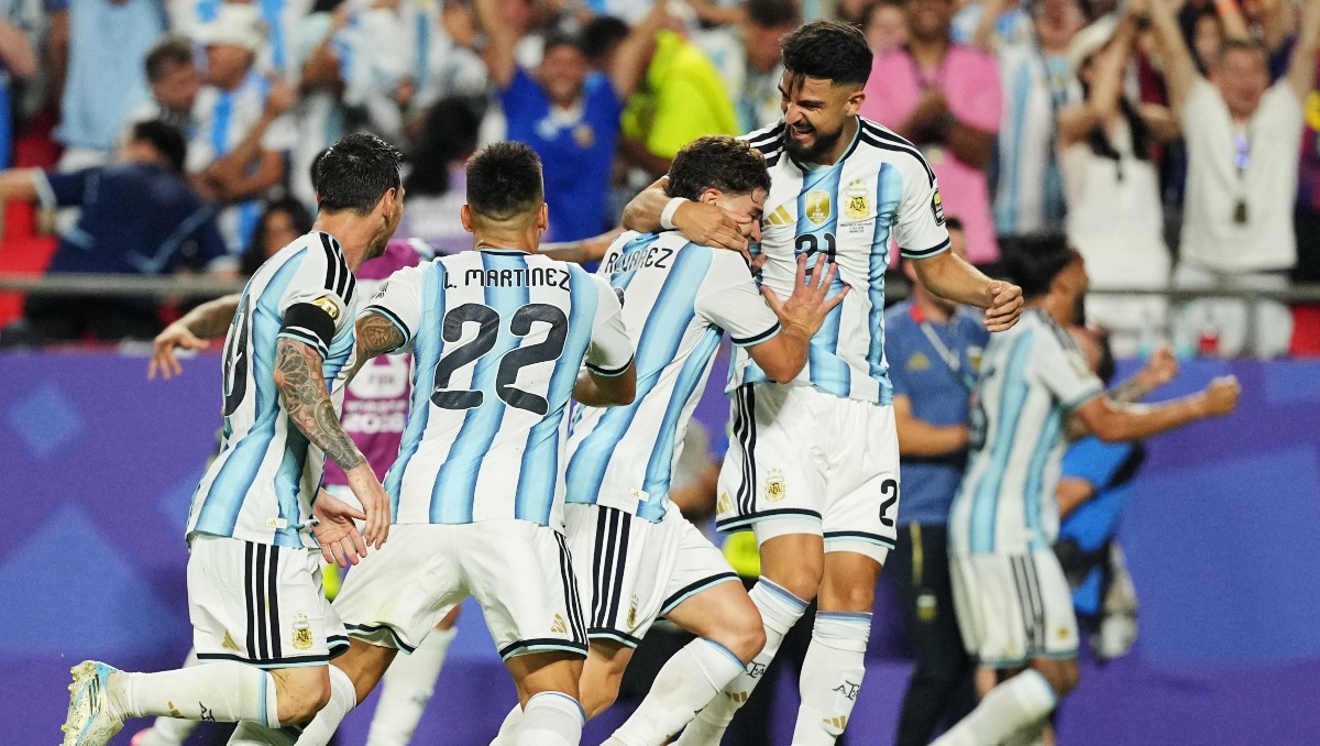Argentina enfrentarán a Inglaterra a Semifinales de la Copa del Mundo (Reuters)