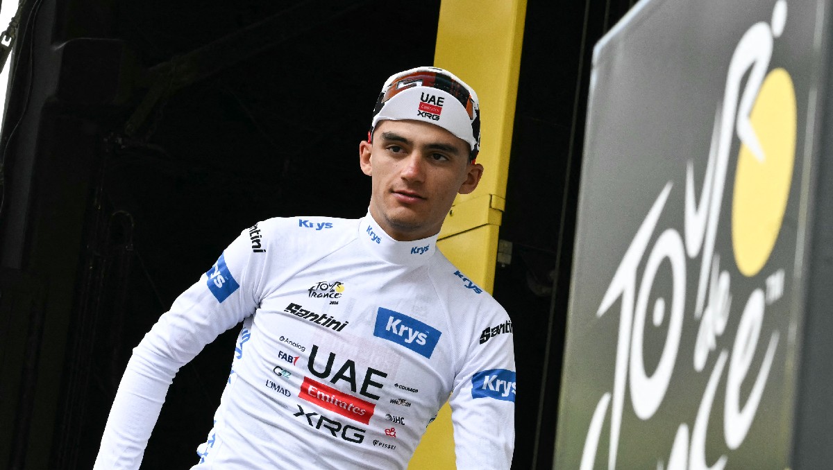 Isaac del Toro mantiene el maillot blanco del Tour de Francia tras la etapa 9 (AFP)