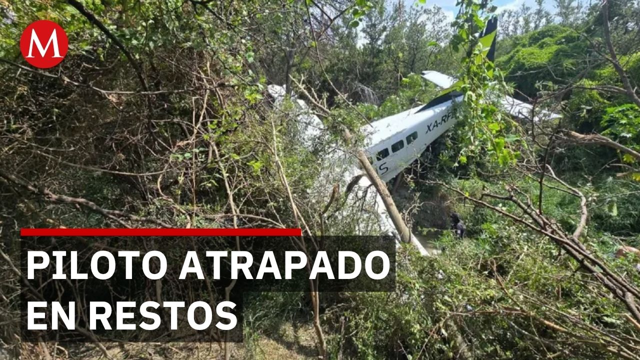 Accidente de avioneta en Pesquería: piloto permanece prensado en restos de la aeronave
