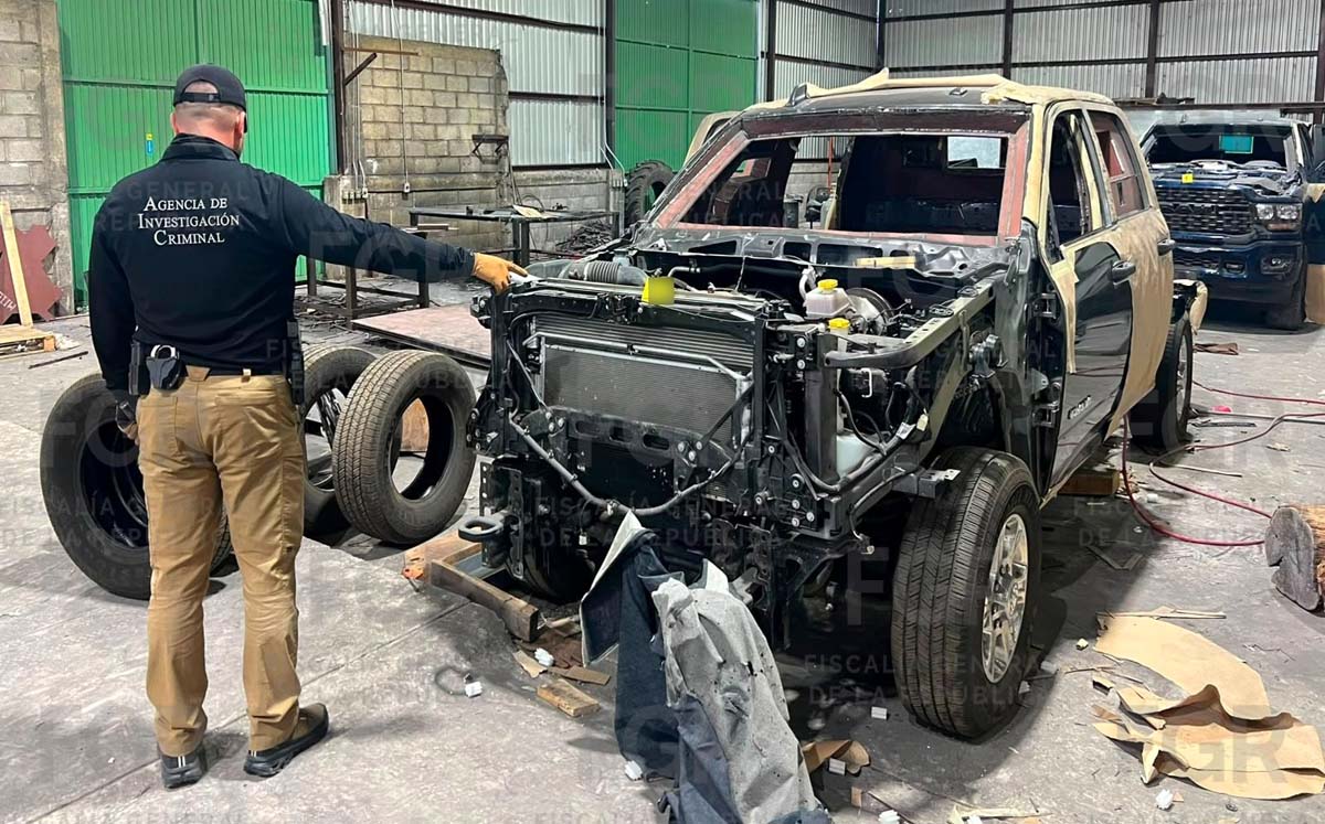Aseguran taller clandestino de blindaje y arsenal en Durango. | Foto: Cortesía corporaciones policiacas
